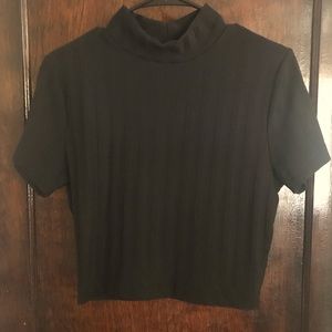 Ribbed short sleeve crop turtleneck
